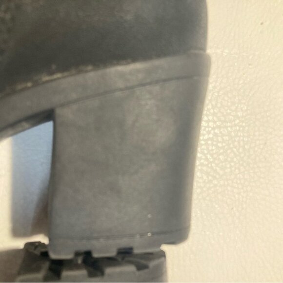 VAGABOND Sz 41 Chunky  3” Heel .75” Platform Suede Ankle Boots - Picture 4 of 15